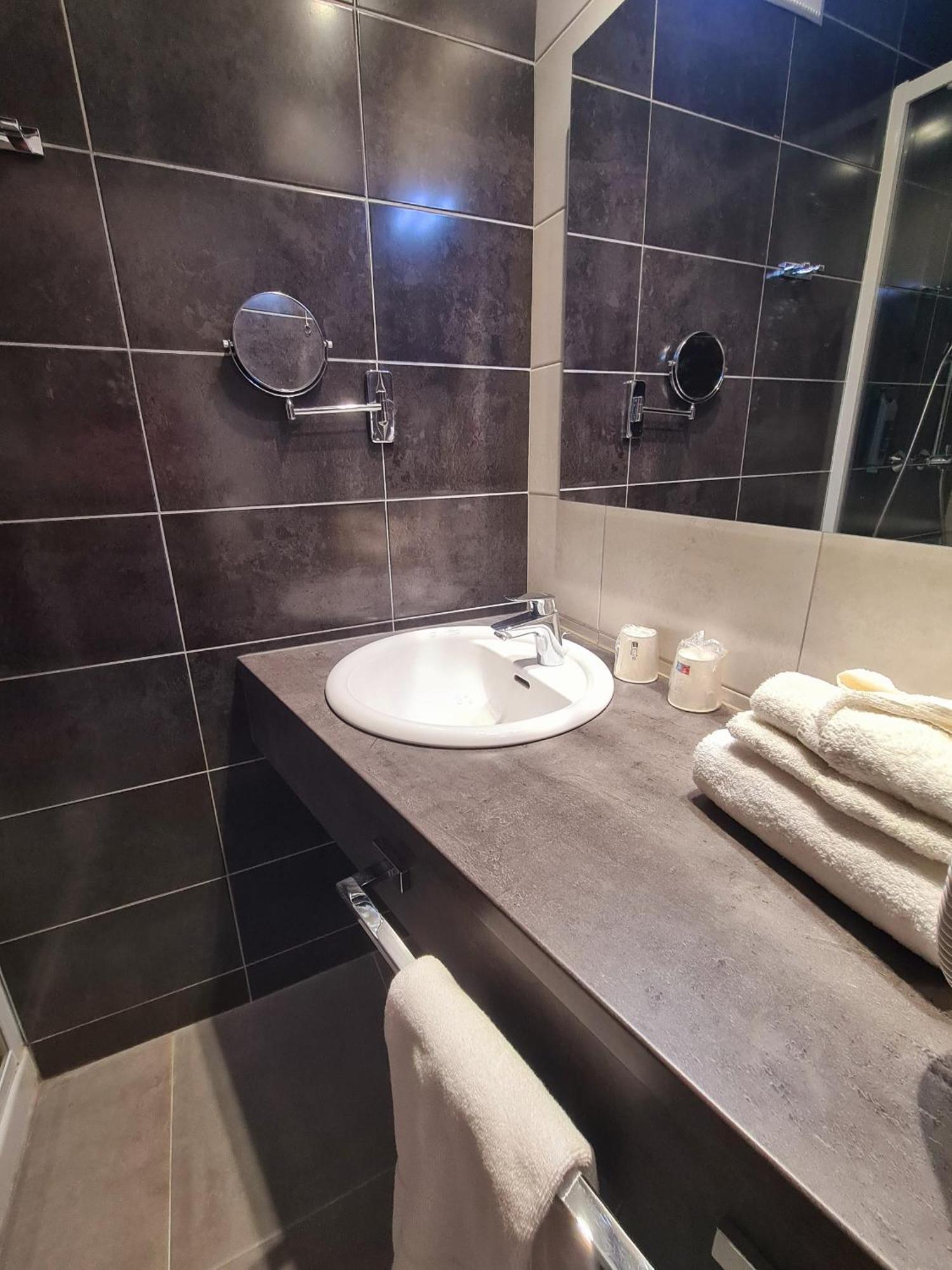 Le Cheval Blanc Hotel Arles Bagian luar foto