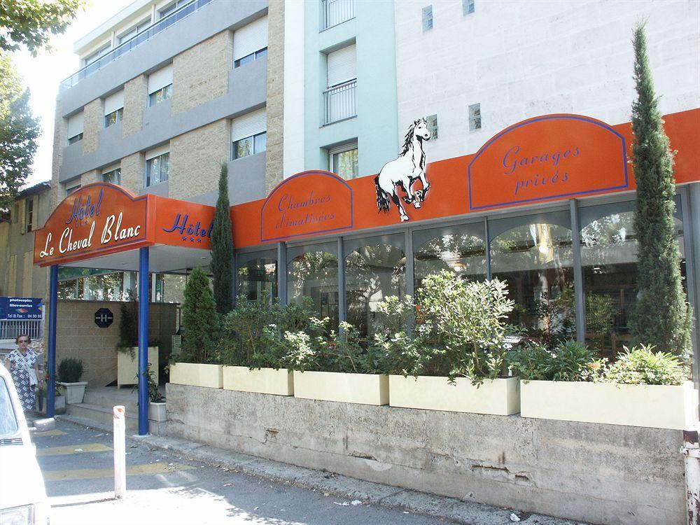 Le Cheval Blanc Hotel Arles Bagian luar foto