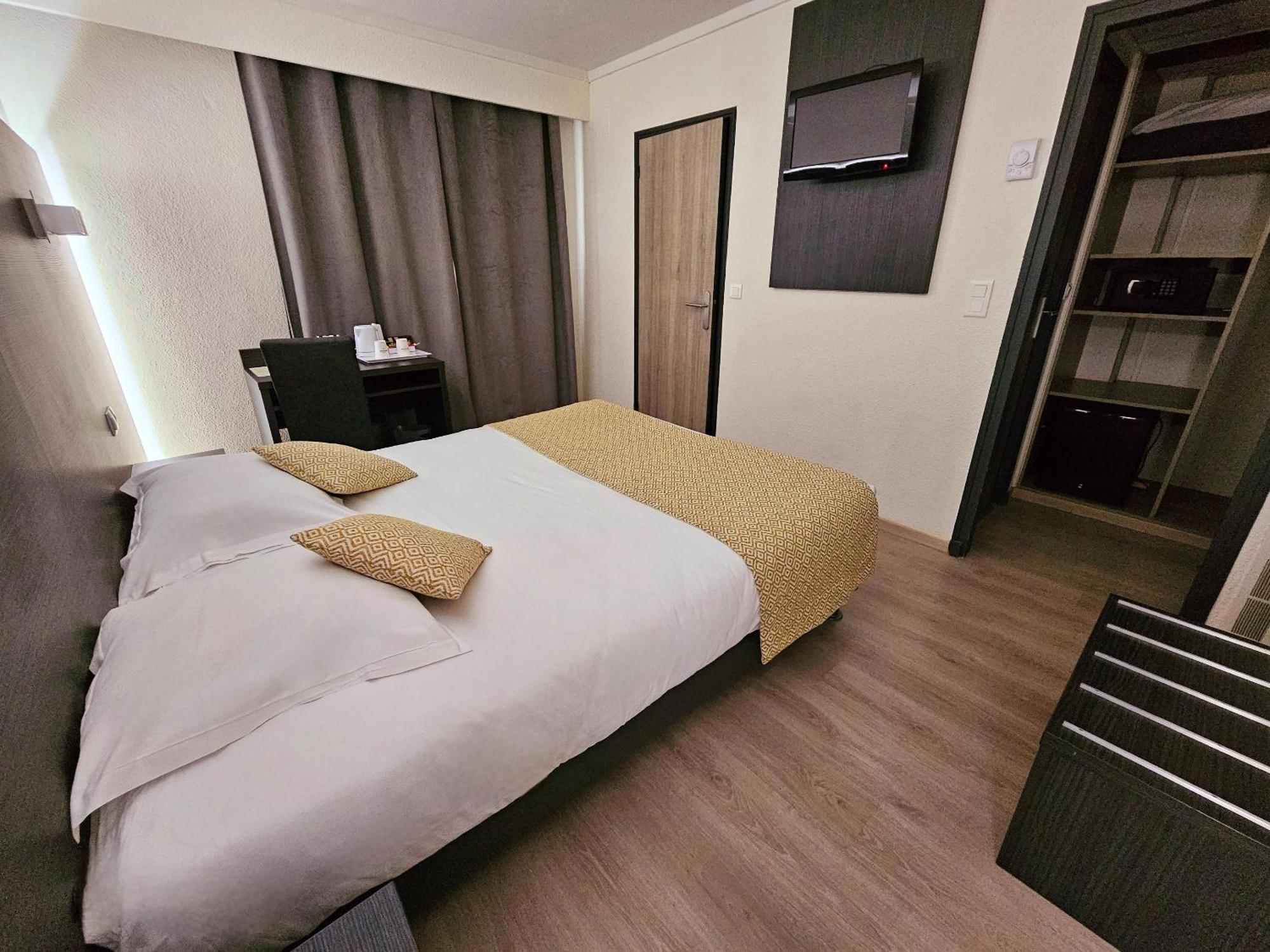 Le Cheval Blanc Hotel Arles Bagian luar foto