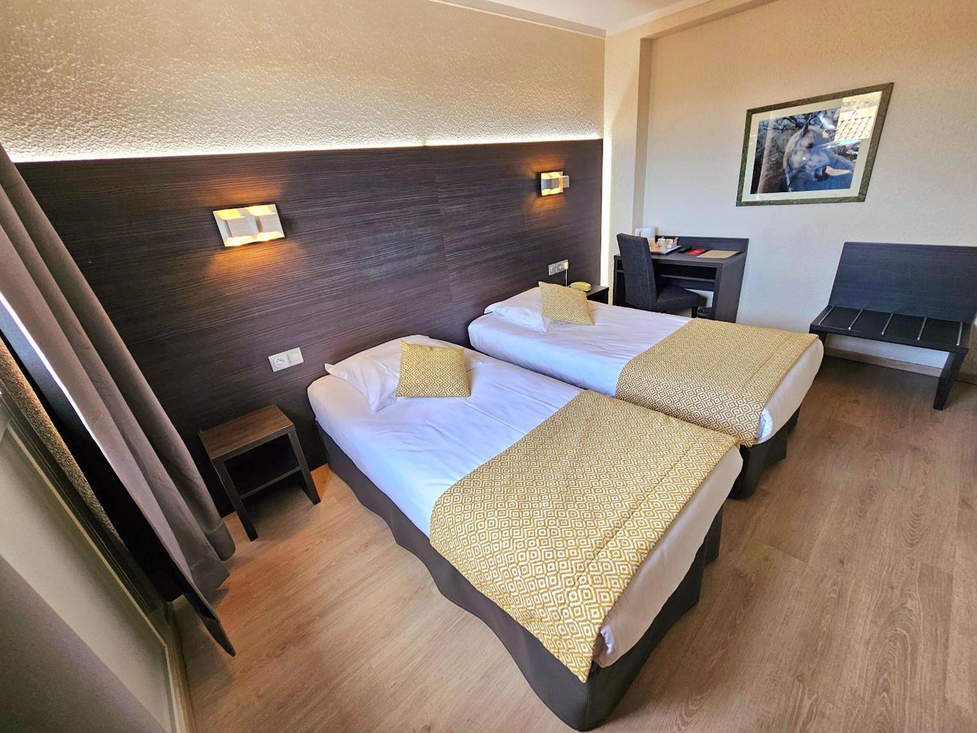 Le Cheval Blanc Hotel Arles Bagian luar foto