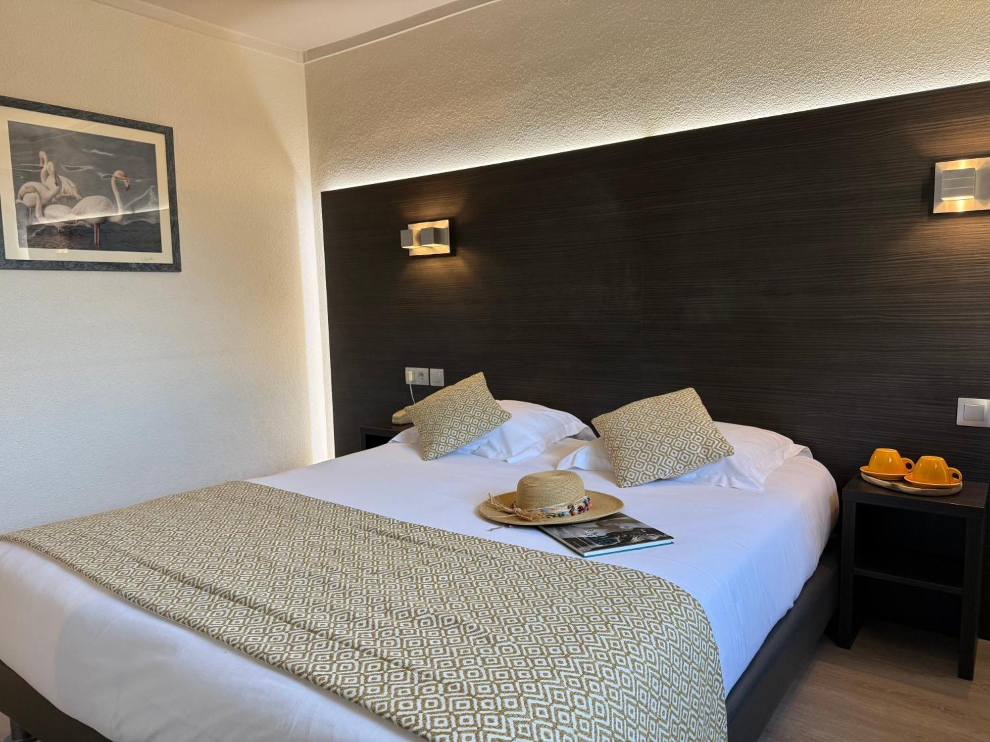 Le Cheval Blanc Hotel Arles Bagian luar foto