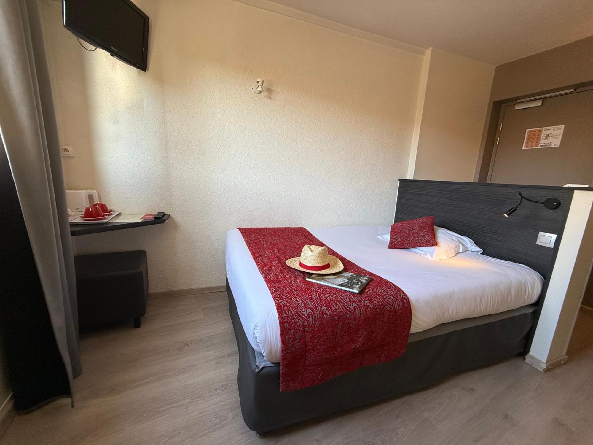 Le Cheval Blanc Hotel Arles Bagian luar foto