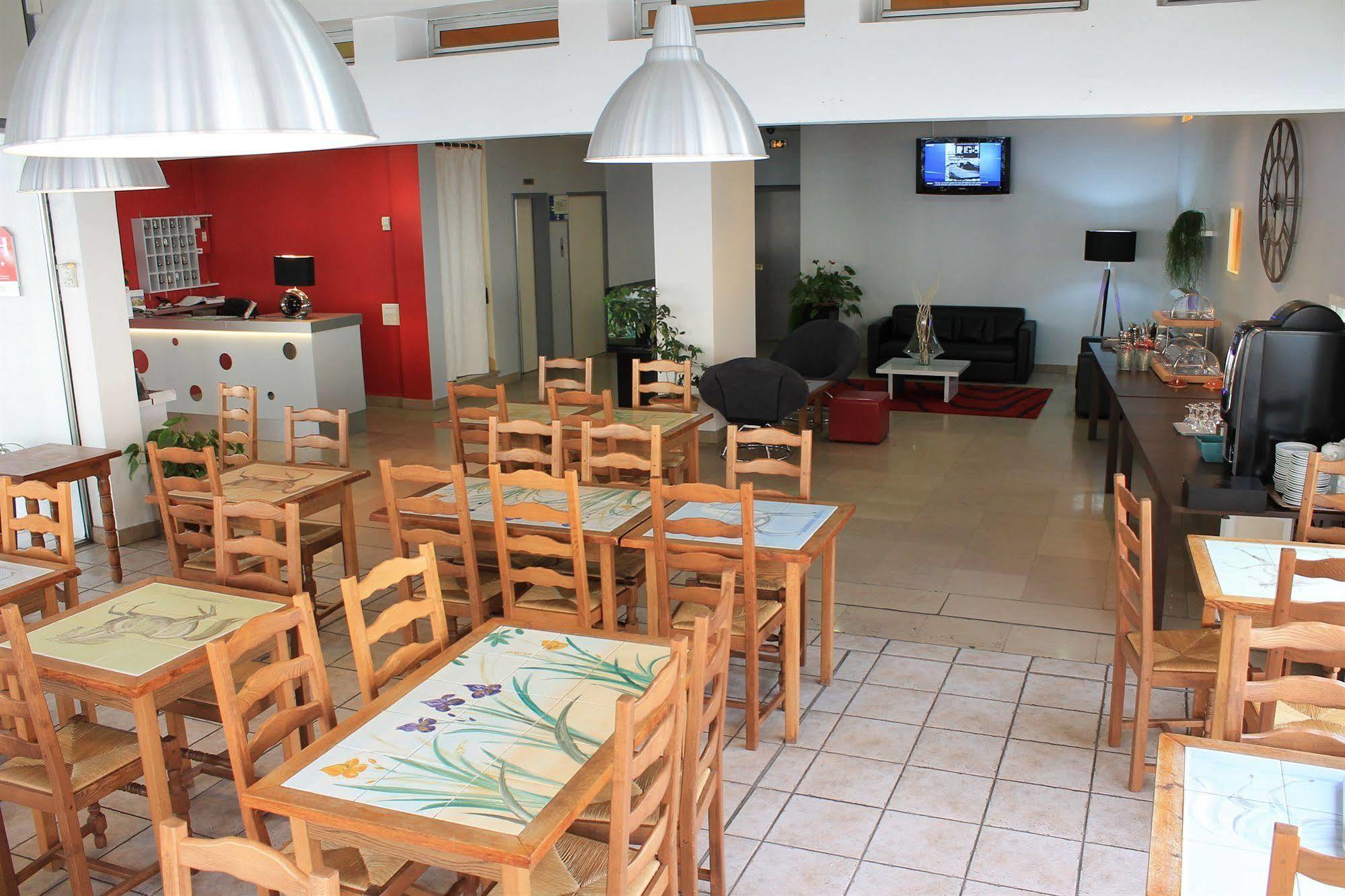 Le Cheval Blanc Hotel Arles Bagian luar foto